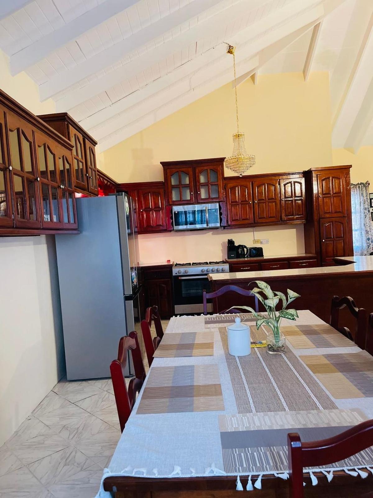 Castle Berry Apartments Kingstown Kültér fotó